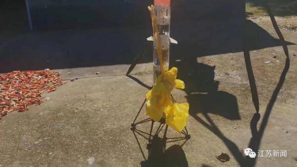 大神！00后大學生成功發(fā)射自制火箭 網友驚了 (圖4)